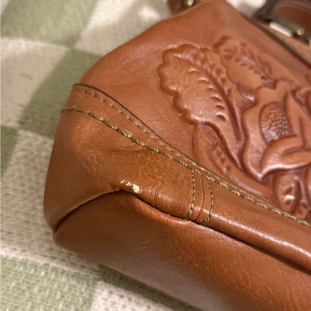 B.O.C. Born Concept Brown Leather Embossed Handbag Crossbody or Handbag - Picture 2 of 9